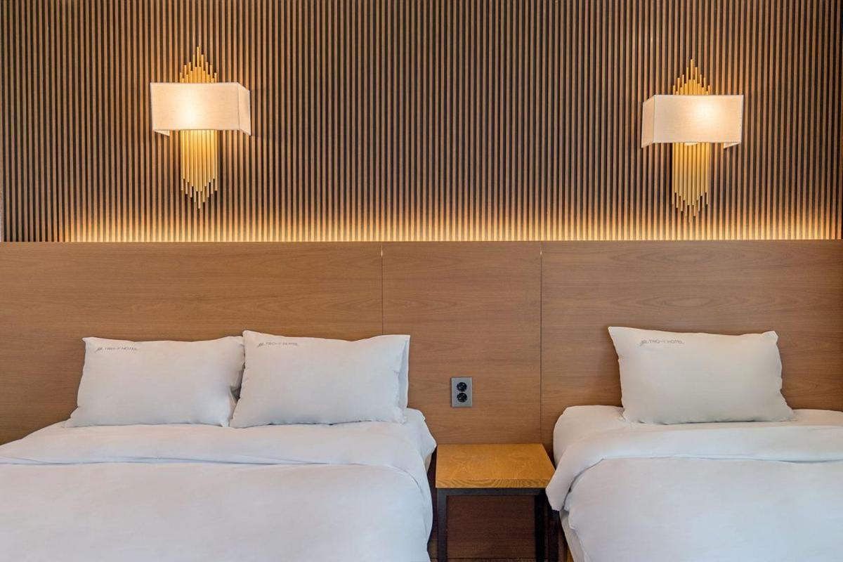 Two Y Hotel Yangyang Bagian luar foto