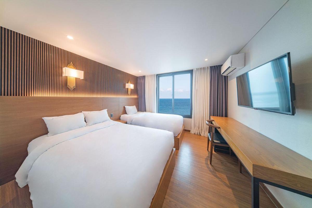 Two Y Hotel Yangyang Bagian luar foto
