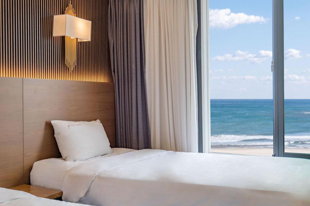 Two Y Hotel Yangyang Bagian luar foto