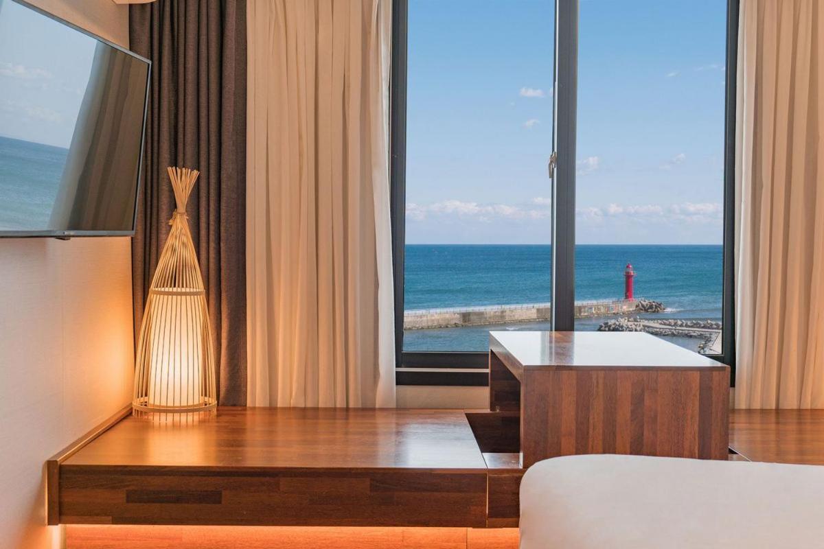 Two Y Hotel Yangyang Bagian luar foto