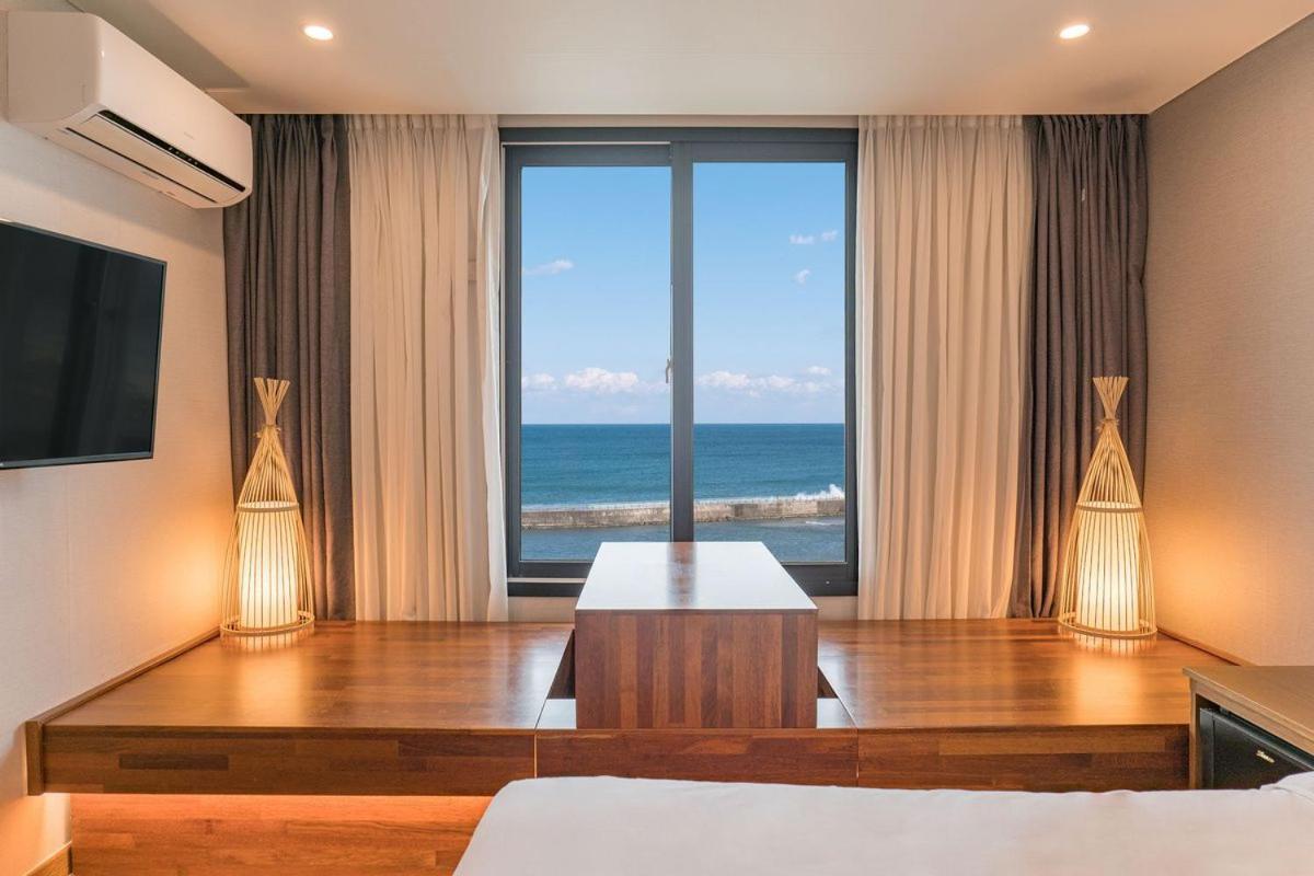 Two Y Hotel Yangyang Bagian luar foto
