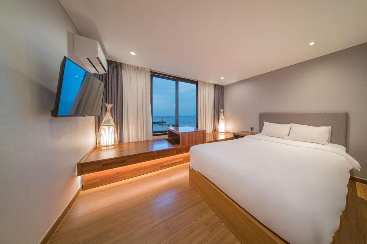 Two Y Hotel Yangyang Bagian luar foto