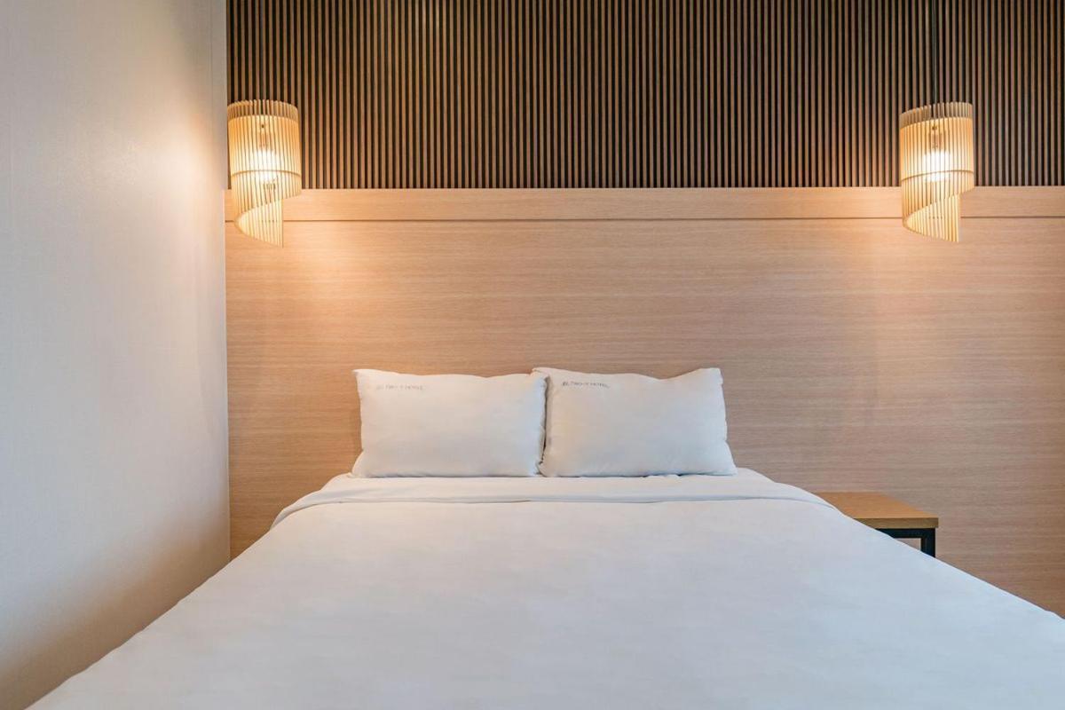 Two Y Hotel Yangyang Bagian luar foto