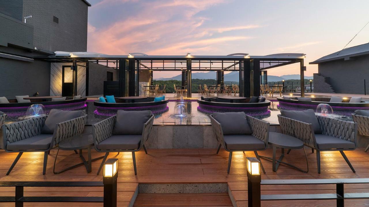 Two Y Hotel Yangyang Bagian luar foto